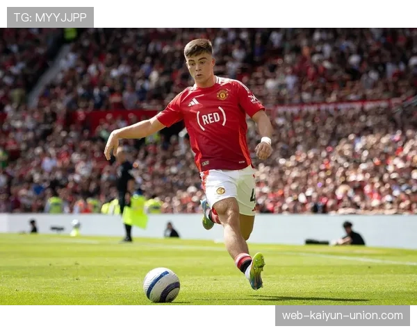 曼联问题显现：球员能力与战术体系双重挑战影响赛季走势